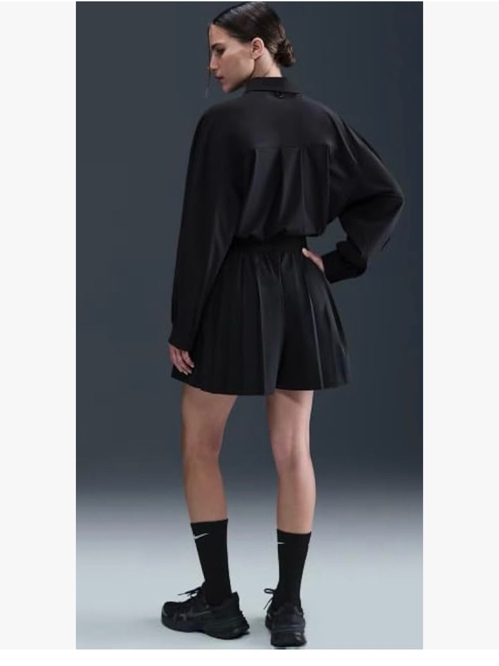 Nike 24.7 Perfect Stretch Women's Dri-FIT High-Waisted Loose Pleated Shorts - S